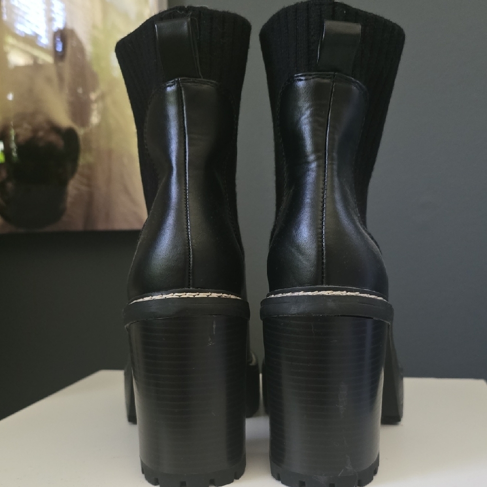Black Heeled BOOTS - Picture 13 of 13